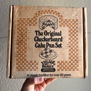 Vintage Checkerboard Cake Pan Set
